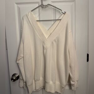 White Nike sweatshirt v neck